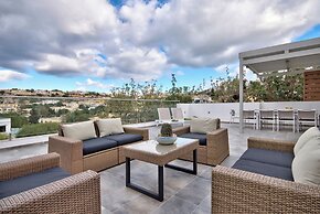 Luxurious Elegant Villa With Impressive Sauna&pool
