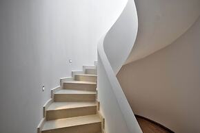 Prestigious Grand Villa With Luxurious Amenities