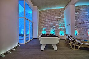 Prestigious Grand Villa With Luxurious Amenities