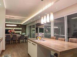Prestigious Grand Villa With Luxurious Amenities