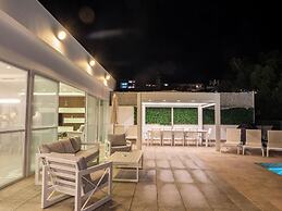 Prestigious Grand Villa With Luxurious Amenities