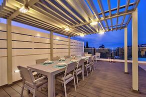 Prestigious Grand Villa With Luxurious Amenities