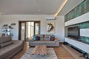 Prestigious Grand Villa With Luxurious Amenities
