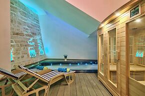 Prestigious Grand Villa With Luxurious Amenities