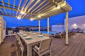 Prestigious Grand Villa With Luxurious Amenities