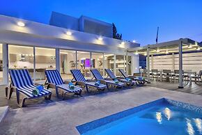 Prestigious Grand Villa With Luxurious Amenities