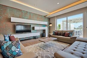 Prestigious Grand Villa With Luxurious Amenities