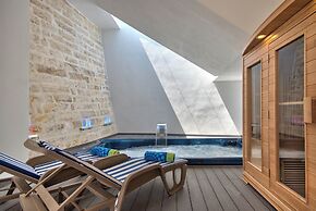 Prestigious Grand Villa With Luxurious Amenities