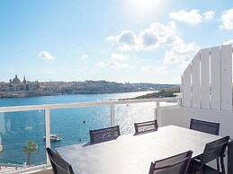 Idyllic Penthouse Apartment With Sea View Balcony