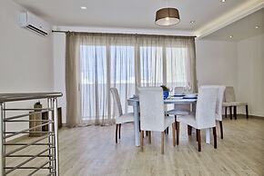 Idyllic Penthouse Apartment With Sea View Balcony