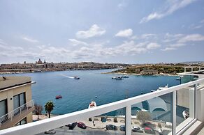 Idyllic Penthouse Apartment With Sea View Balcony