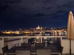 Idyllic Penthouse Apartment With Sea View Balcony