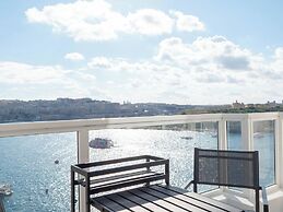 Idyllic Penthouse Apartment With Sea View Balcony