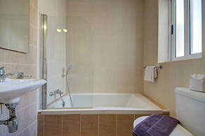 Exclusive Holiday Flat Steps to the Sliema Shops