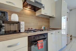 Exclusive Holiday Flat Steps to the Sliema Shops