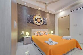 Exclusive Holiday Flat Steps to the Sliema Shops
