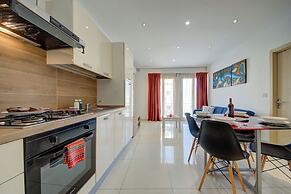 Exclusive Holiday Flat Steps to the Sliema Shops
