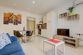 Exclusive Holiday Flat Steps to the Sliema Shops