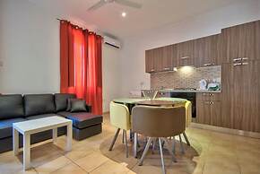 Delightful Apartment With Traditional Balcony