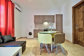 Delightful Apartment With Traditional Balcony