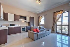 Spacious Light Filled Apartment With Balcony