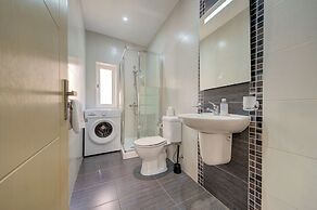 Off the Ferries, Sliema, 2-bedroom Apartment