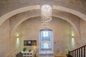 Enchanting Stone Villa With Pool and Jacuzzi