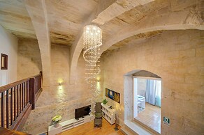 Enchanting Stone Villa With Pool and Jacuzzi