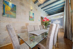 Enchanting Stone Villa With Pool and Jacuzzi
