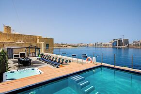 Enchanting Stone Villa With Pool and Jacuzzi