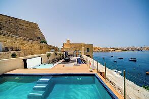 Enchanting Stone Villa With Pool and Jacuzzi