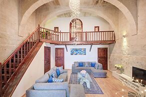 Enchanting Stone Villa With Pool and Jacuzzi