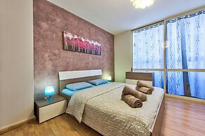 Stylish Modern Apartment With Spacious Living