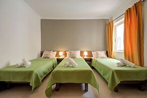Magnificent Minimal Apartment Close to Attractions
