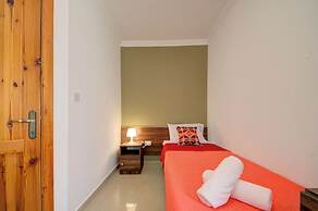 Magnificent Minimal Apartment Close to Attractions