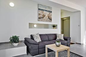 Amazing Duplex Penthouse With Jacuzzi and BBQ