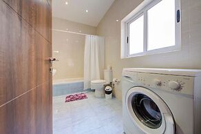 Spacious High Ceiling Sliema Apartment