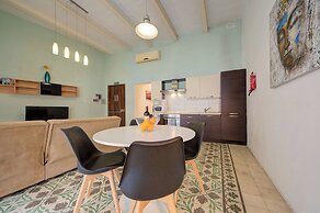 Spacious High Ceiling Sliema Apartment