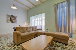 Spacious High Ceiling Sliema Apartment