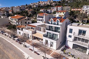 Wind Rose apartments-beachfront