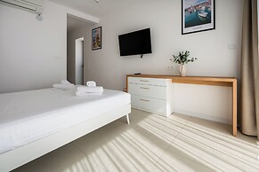 Wind Rose apartments-beachfront