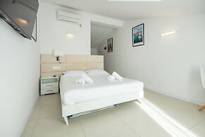 Wind Rose apartments-beachfront