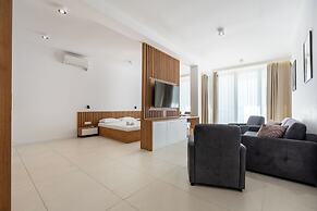 Wind Rose apartments-beachfront