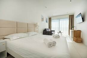 Wind Rose apartments-beachfront