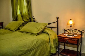 Mainades Studio - Andros Peaceful Retreat