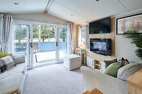 Host Stay Blossom Lodge