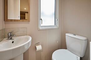 Host Stay Blossom Lodge