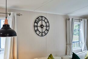 Host Stay Blossom Lodge