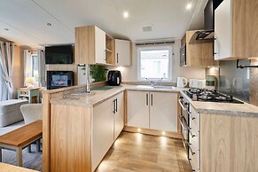 Host Stay Blossom Lodge