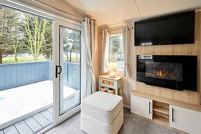 Host Stay Blossom Lodge
